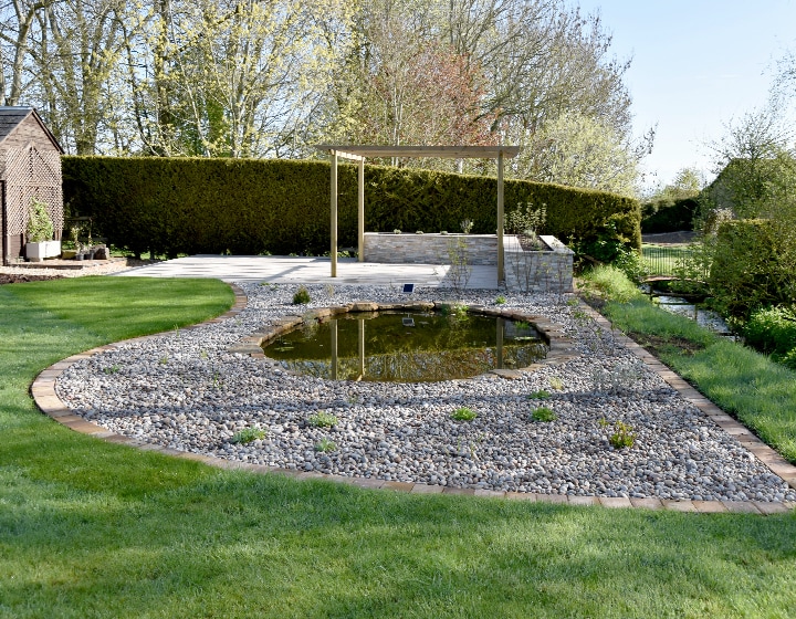Garden landscaper | Pond and patio area